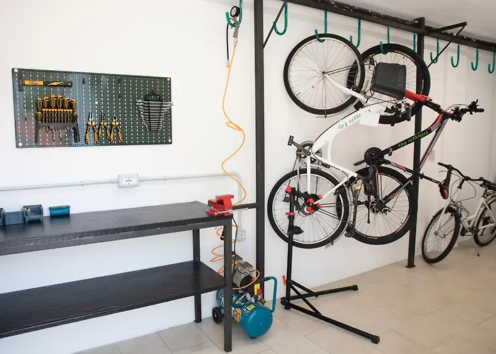 伊迪露营假日公园 2* 迪亚诺马里纳