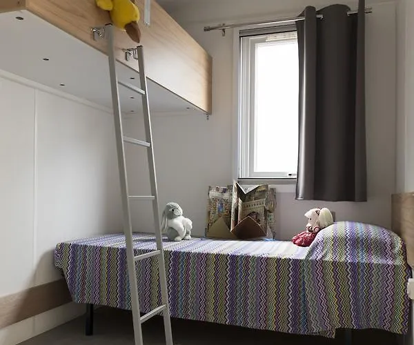 홀리데이파크 Edy 2*